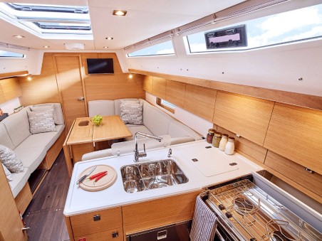 Elan Marine Elan E5 Lina