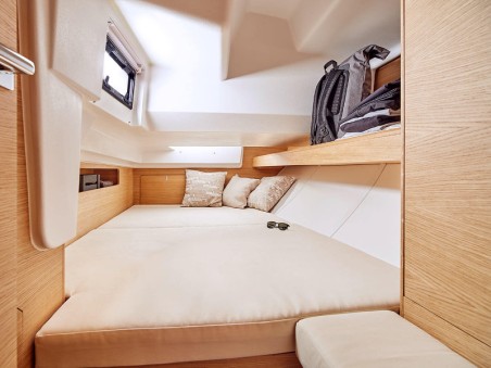 Elan Marine Elan E5 Lina