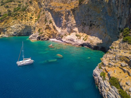 Excess Excess 11 - 4 + 1 + 1 cab. Lizzy