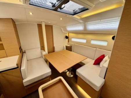 Jeanneau Sun Odyssey 410 - 3 cab. Lucia