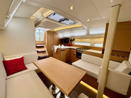 Jeanneau Sun Odyssey 410 - 3 cab. Lucia