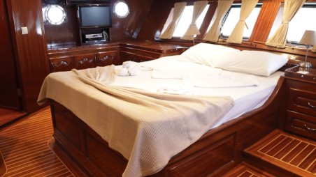 Custom Made Diamond L Diamond L