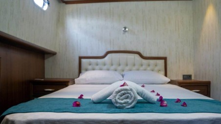 Custom Made Queen D. Queen D.