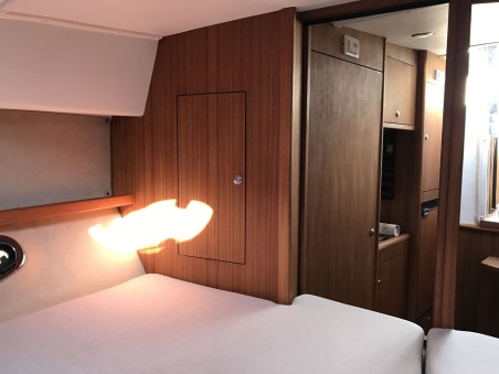 Mirakul 30 | Czarter jachtu Chorwacja | Travelboat