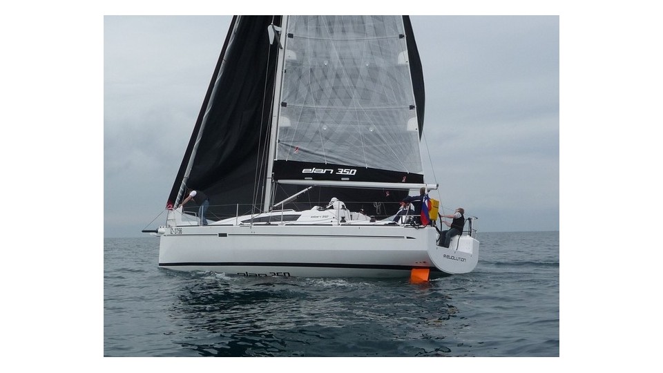 Elan Marine Elan 350 Performance - 3 cab. Tango