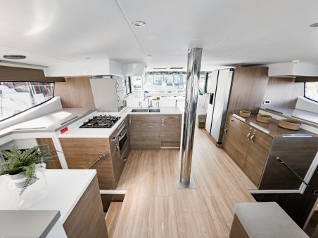 Catana Group Bali 4.8 - 5 + 1 cab Pagora