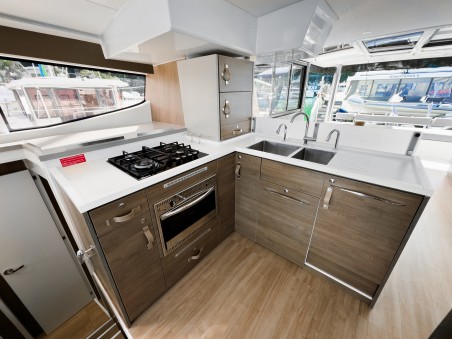 Catana Group Bali 4.8 - 5 + 1 cab Pagora