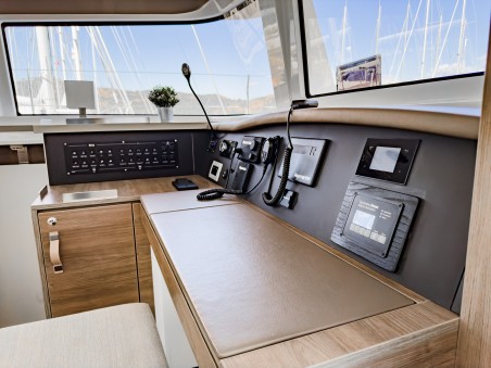 Catana Group Bali 4.8 - 5 + 1 cab Pagora