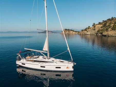 Bavaria Yachtbau Bavaria C42 Aruna