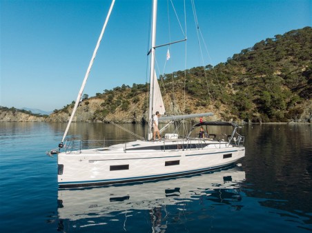 Bavaria Yachtbau Bavaria C42 Nomad