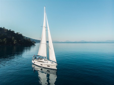 Bavaria Yachtbau Bavaria C42 Nomad