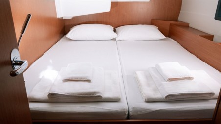 Bavaria Yachtbau Bavaria C42 Nomad