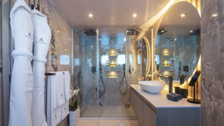 Radež d.d. M/S ADRI M/S Adri