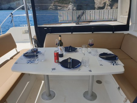 Lagoon-Bénéteau Lagoon 450 F - 4 + 1 cab. Madicon