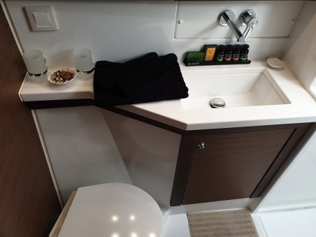 Lagoon-Bénéteau Lagoon 450 F - 4 + 1 cab. Madicon