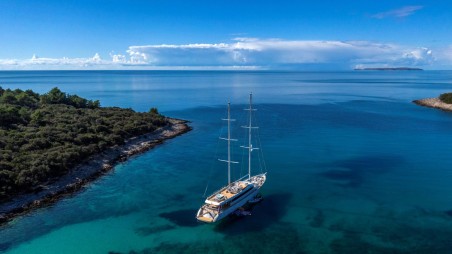 MS Custom Aurum Sky | Yacht Charter Croatia | Travelboat
