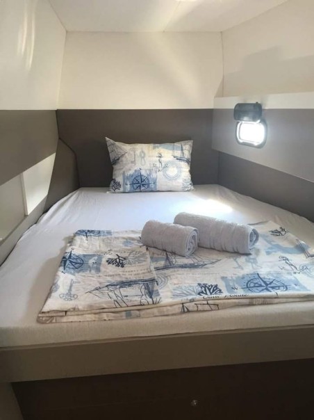 Catana Group Bali 4.1 - 4 + 1 cab. Iris