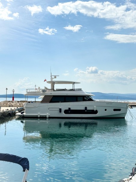 Azimut / Benetti Yachts Azimut Magellano 66 Moon light