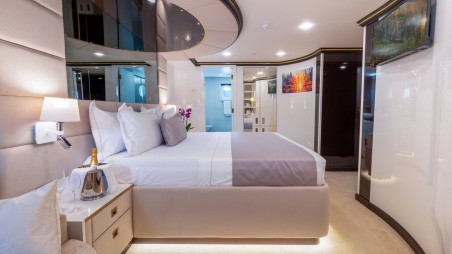 MS Custom Aurum Sky | Yacht Charter Croatia | Travelboat