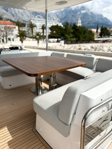 Azimut / Benetti Yachts Azimut Magellano 66 Moon light