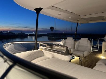 Azimut / Benetti Yachts Azimut Magellano 66 Moon light