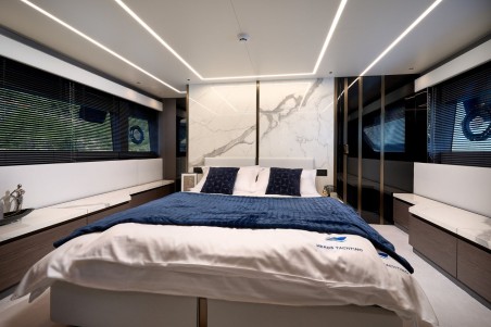 Explorer Yacht Explorer Fly 62 Blue Moon