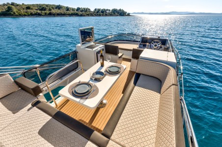 Galeon 420 Fly | Czarter jachtu Chorwacja | Travelboat