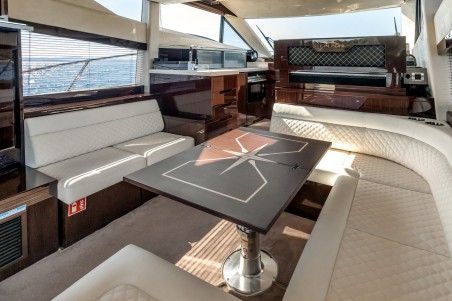 Galeon 420 Fly | Czarter jachtu Chorwacja | Travelboat