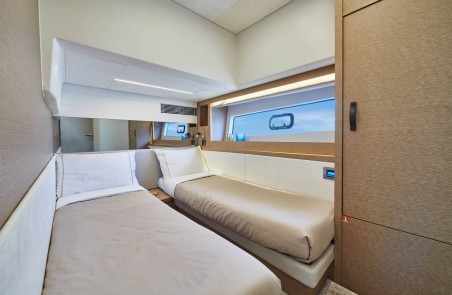 Prestige 590 Flybridge | Yacht Charter Croatia | Travelboat