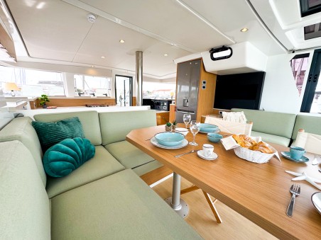 Catana Group Bali 4.2 - 4 + 1 cab. Merlot