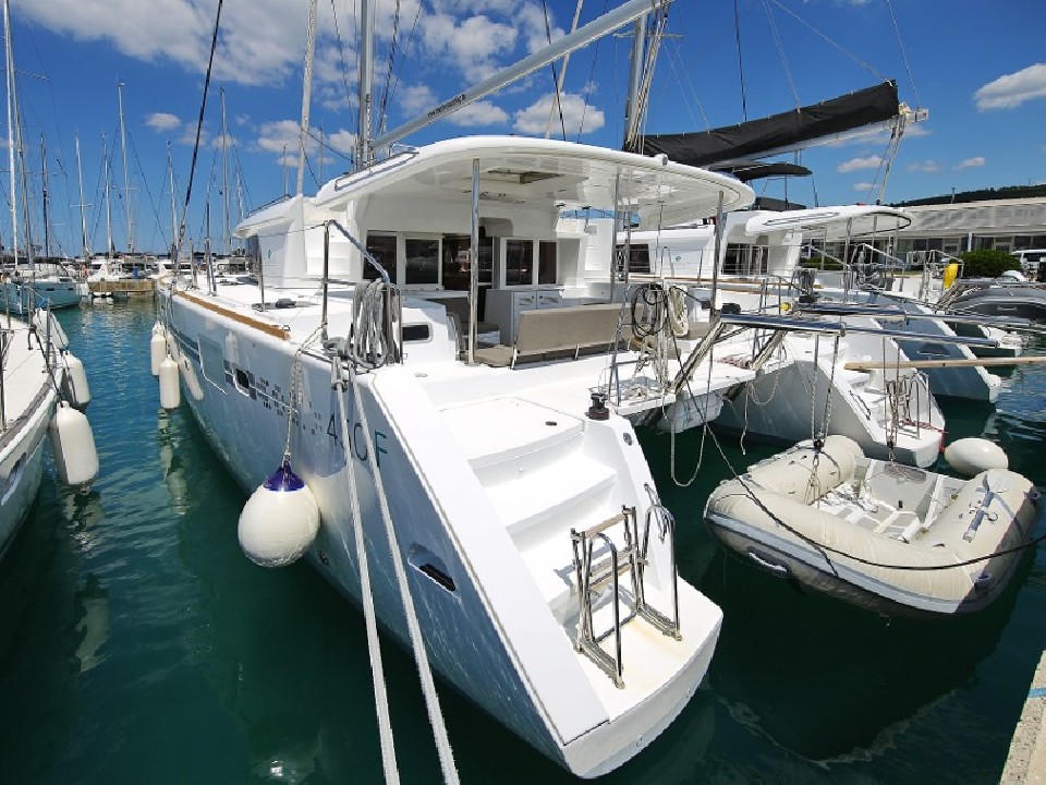 Lagoon-Bénéteau Lagoon 450 F - 4 + 2 cab. Mantra