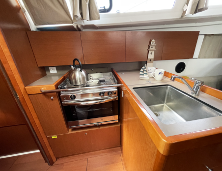 Bénéteau Oceanis 35.1 Caroline