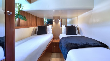 Sunseeker International Sunseeker Predator 72 Boy Toy