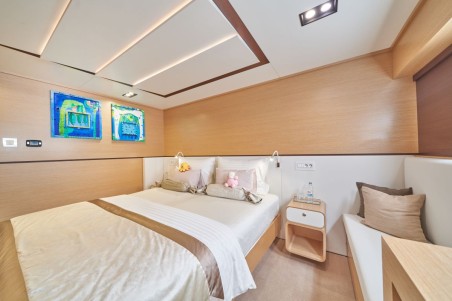 Custom Made Omnia Omnia