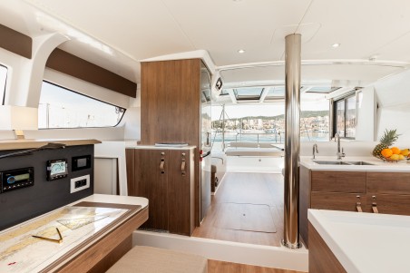 Catana Group Bali 4.2 - 4 + 1 cab. Gaming King