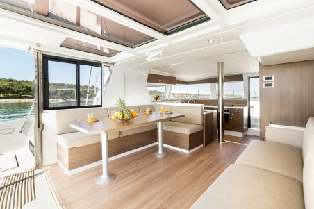 Catana Group Bali 4.2 - 4 + 1 cab. Gaming King