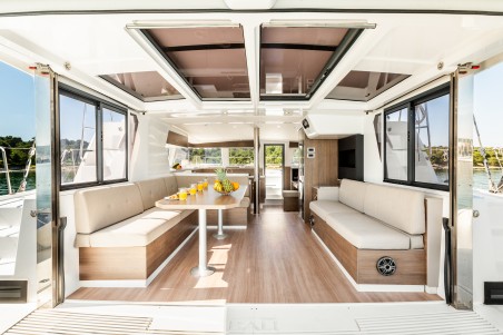 Catana Group Bali 4.2 - 4 + 1 cab. Gaming King