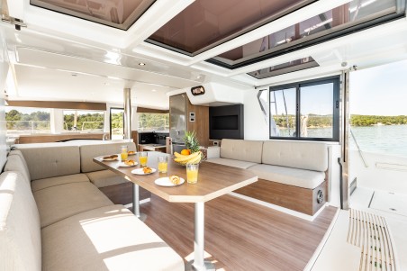 Catana Group Bali 4.2 - 4 + 1 cab. Gaming King