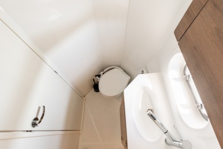 Catana Group Bali 4.2 - 4 + 1 cab. Gaming King