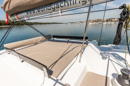 Catana Group Bali 4.2 - 4 + 1 cab. Gaming King