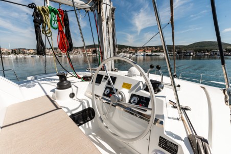 Catana Group Bali 4.2 - 4 + 1 cab. Gaming King