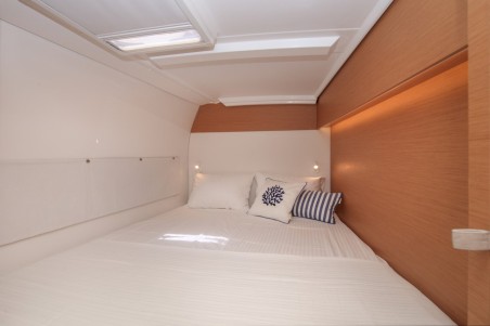 Excess Excess 11 - 4 + 1 + 1 cab. Lizzy