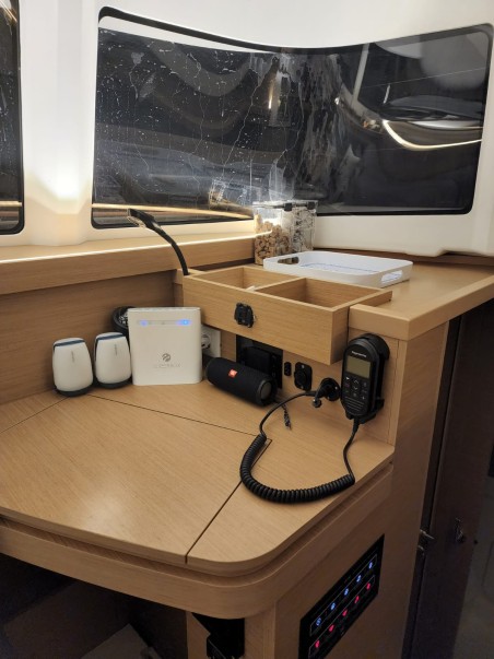 Excess Excess 11 - 4 + 1 + 1 cab. Lizzy