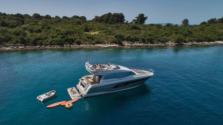Prestige Yachts Prestige 630S Simul