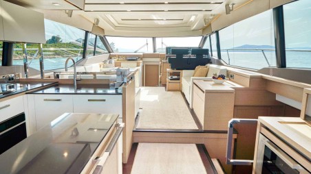 Prestige Yachts Prestige 630S Simul