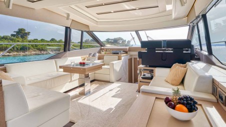 Prestige Yachts Prestige 630S Simul