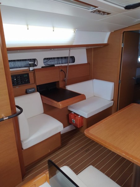 Jeanneau Sun Odyssey 409 Traveller