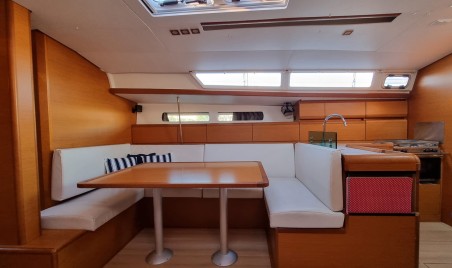 Jeanneau Sun Odyssey 449 Blue Moon
