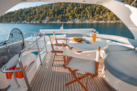 Yaretti Yaretti 2210 - 4 cab. Happy3