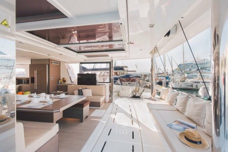 Bali 5.4 | Czarter jachtu Włochy | Travelboat